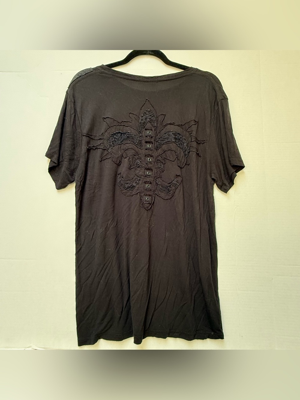 ROYAL UNDERGROUND TEE BLACK TSHIRT FLOWY FIT APPLIQUÉ FLEUR-DI-LIS BACK SIZE L